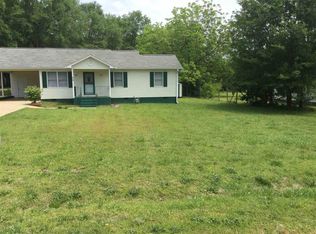 20 Charles Dr, Wellford, SC 29385
