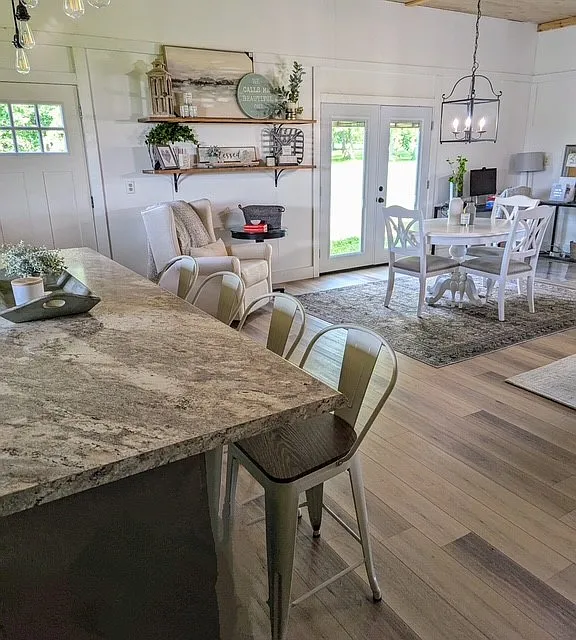 1 bed, 1560 sqft, $1,900 — Photo 2