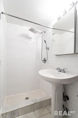 Rented by REAL New York | media 7