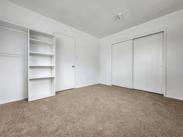 1540 Kirman Ave — Photo 10