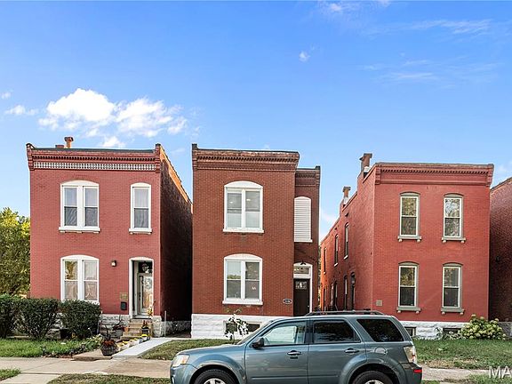 2nd image of 3106 Magnolia Ave