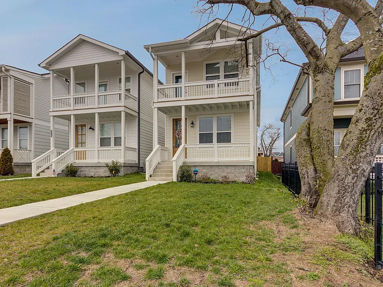 6108 California Ave — Photo 2