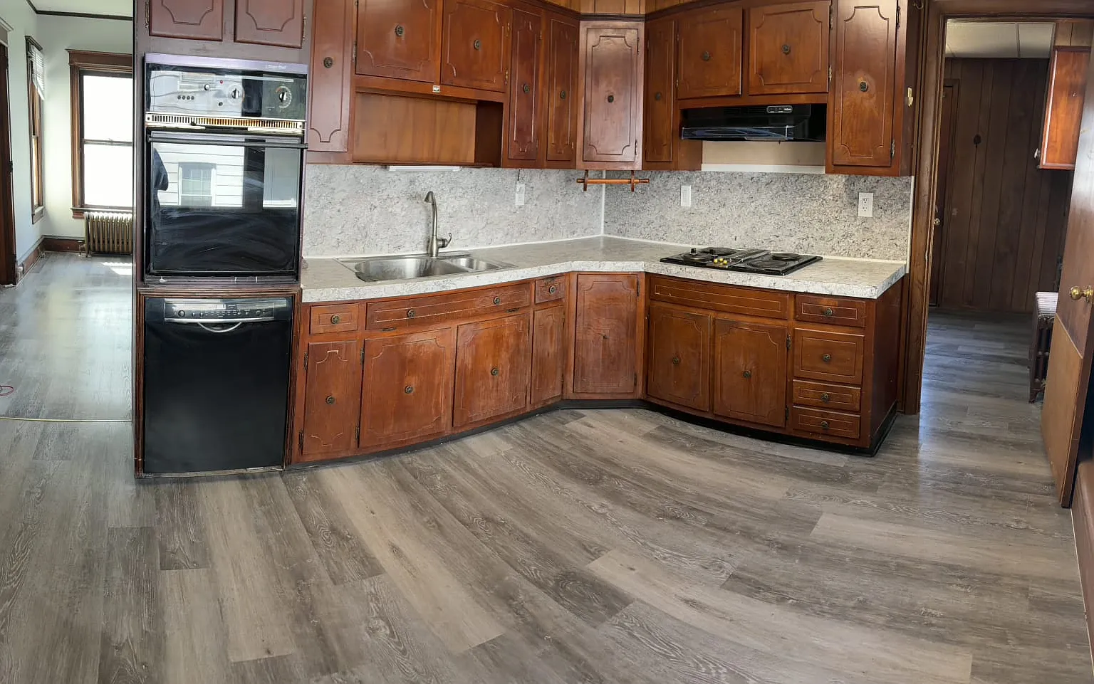 5 bed, 1932 sqft, $2,950 — Photo 3