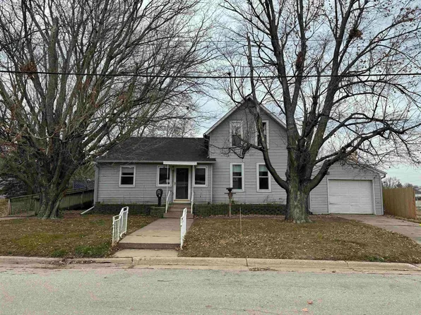 205 S Illinois St, Charles City, IA 50616