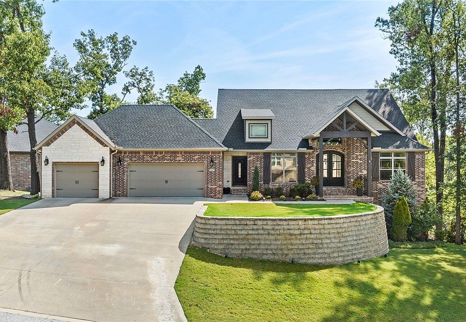 1st image of 9 Harbour Dr