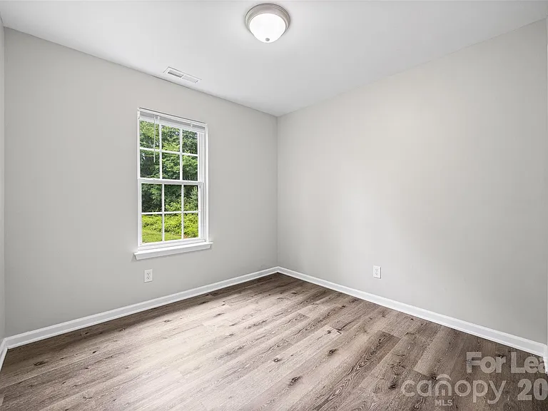 5194 Brooktree Dr — Photo 17