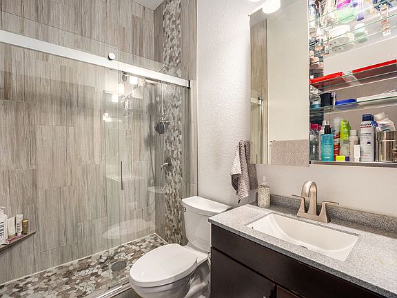 5th image of 232 N Broadway Unit 2
