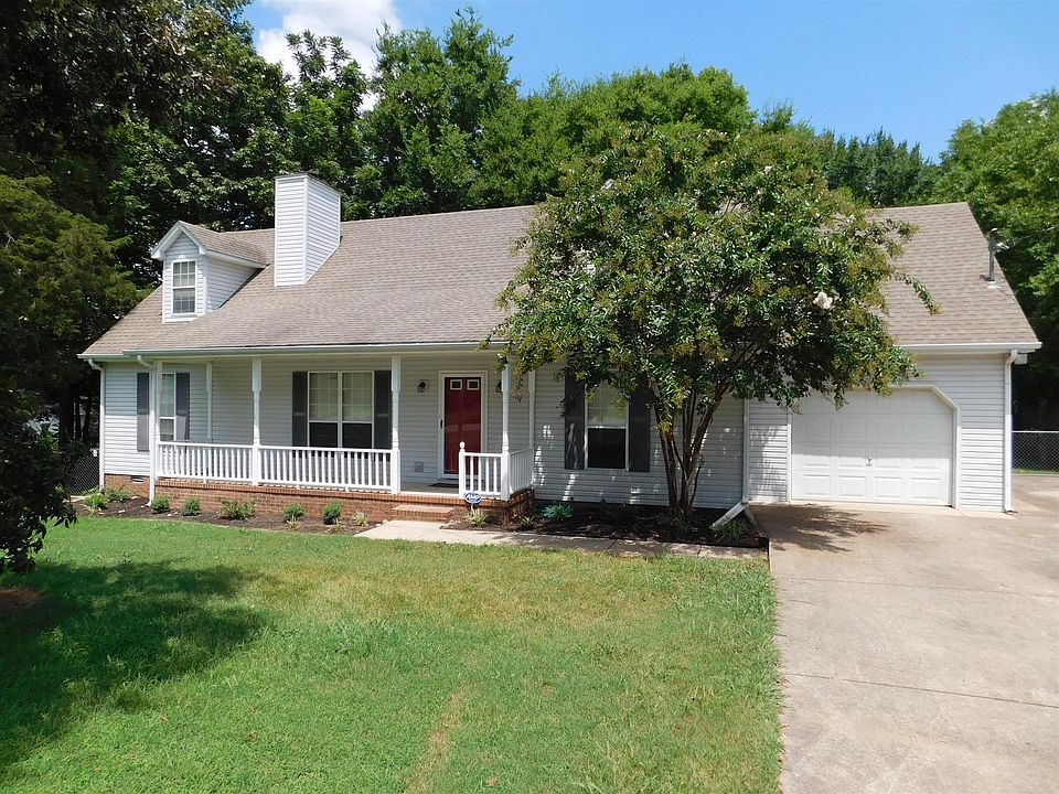 1st image of 413 Robertson Dr