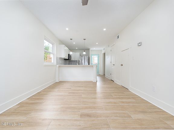 3rd image of 524 7TH Avenue S