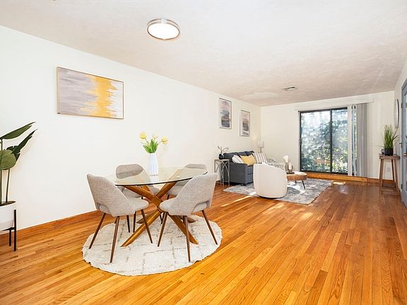 5th image of 85 E Squantum St APT 10