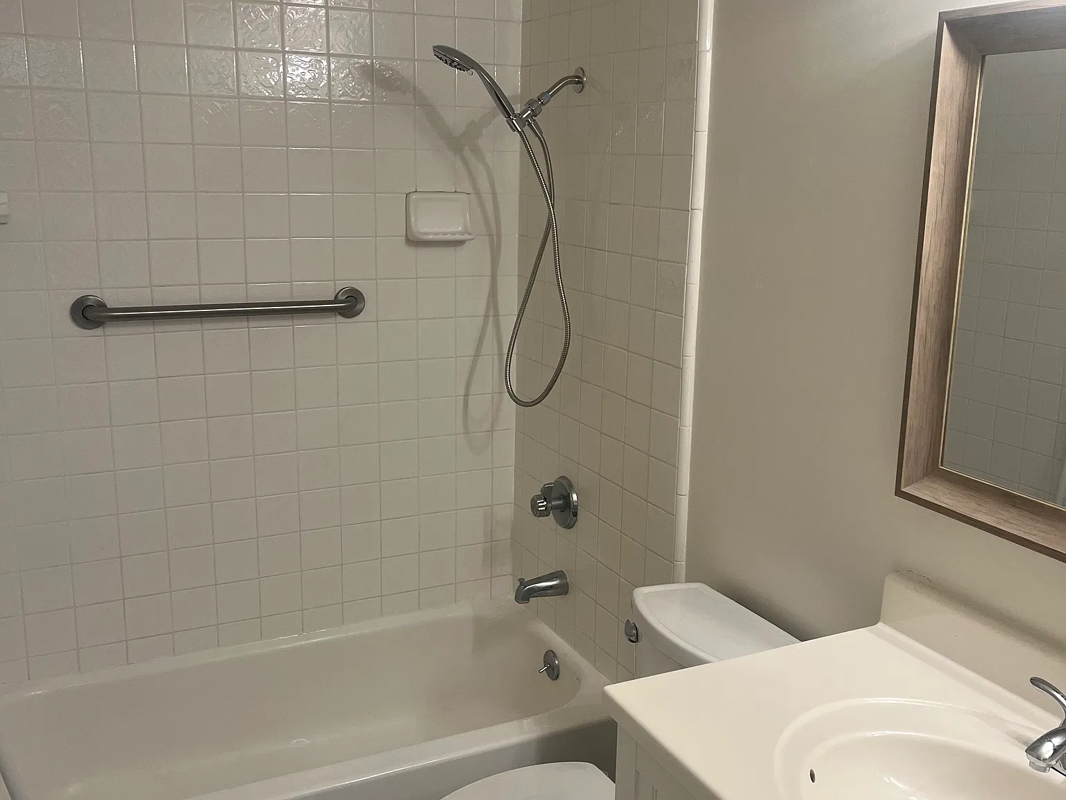 1 bed, $2,700 — Photo 2