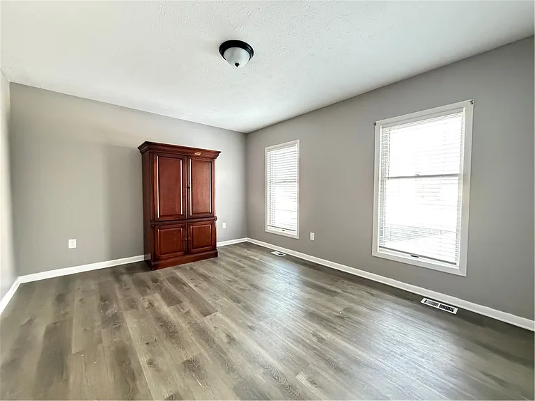 598 Bram Hall Dr — Photo 10