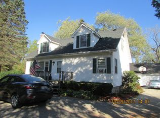 1733 N Hicks Rd, Palatine, IL 60074