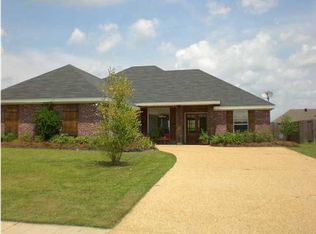327 Red Cedar Dr, Brandon, MS