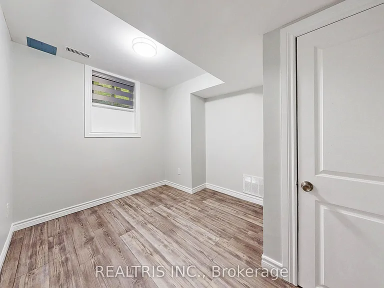 85 Eaglecrest St #LOWER — Photo 6