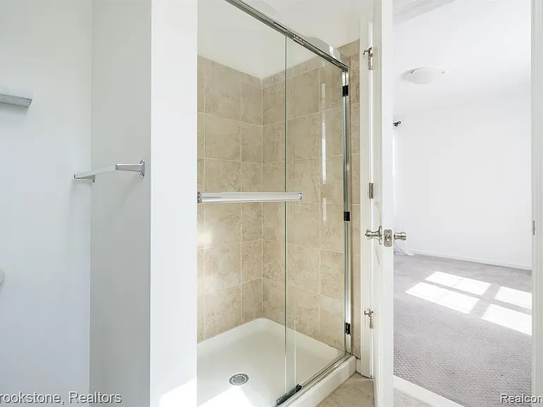 512 Midland Blvd — Photo 21