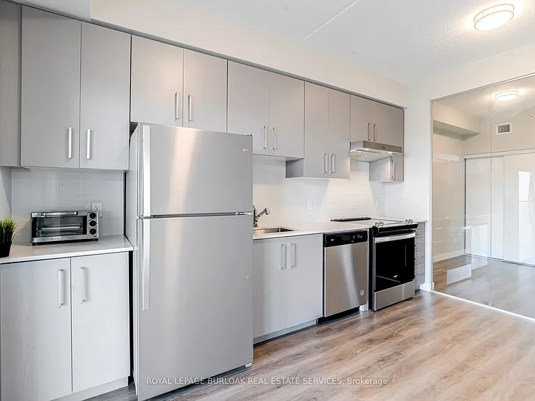 15 Queen St S #1506 — Photo 6