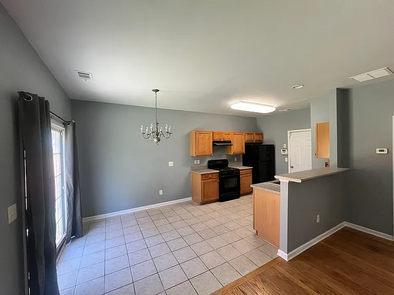 3261 Saville St SW — Photo 3