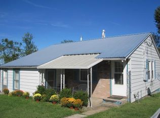 608 North St, Stockton, MO 65785