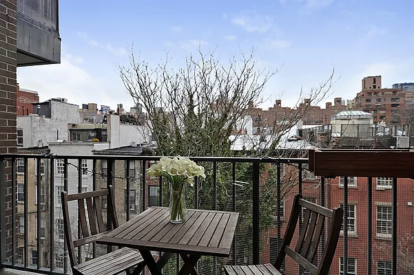 Sold by Corcoran | media 34