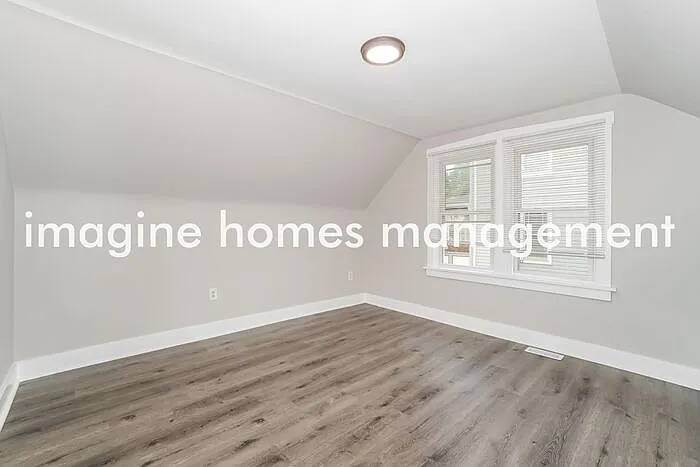 1008 8th Ave — Photo 7