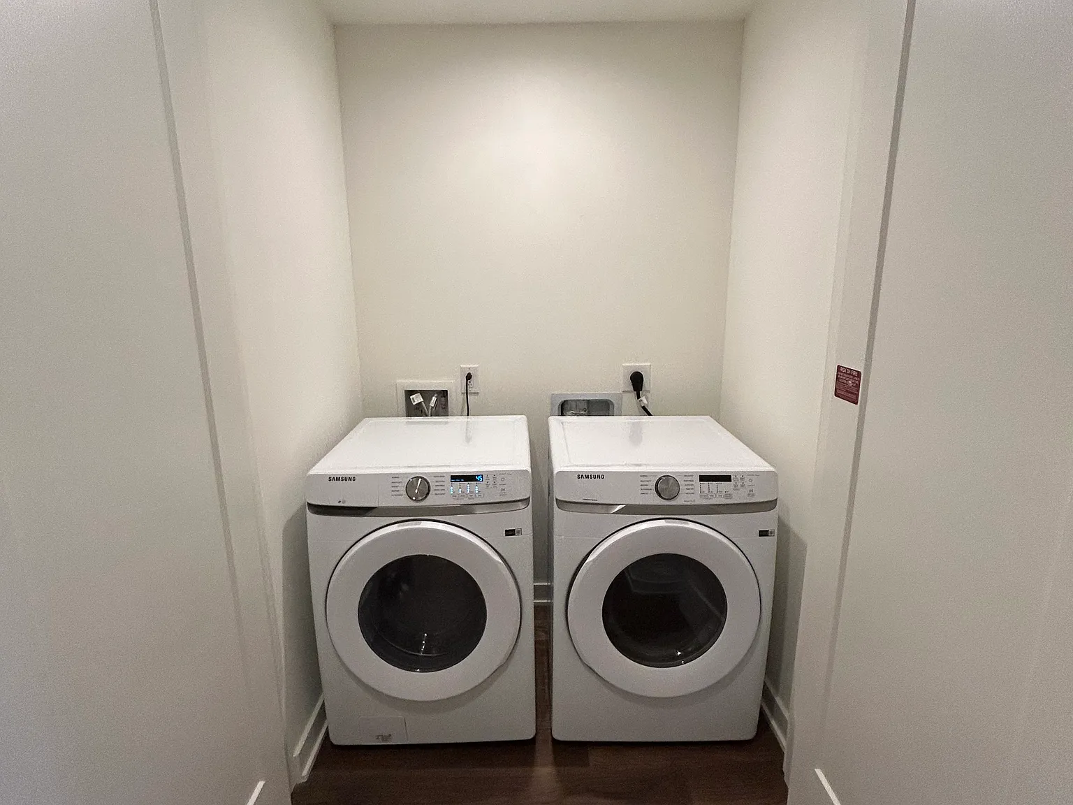 2 bed, 1176 sqft, $4,300 — Photo 3