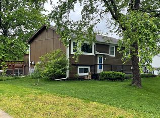 404 SE Annette St, Lees Summit, MO 64063