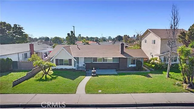 462 E La Verne Ave photo 1