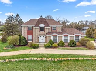 2176 Hiller Rd, West Bloomfield, MI 48324