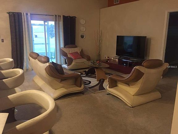 5th image of 1122 Lake Charles Dr