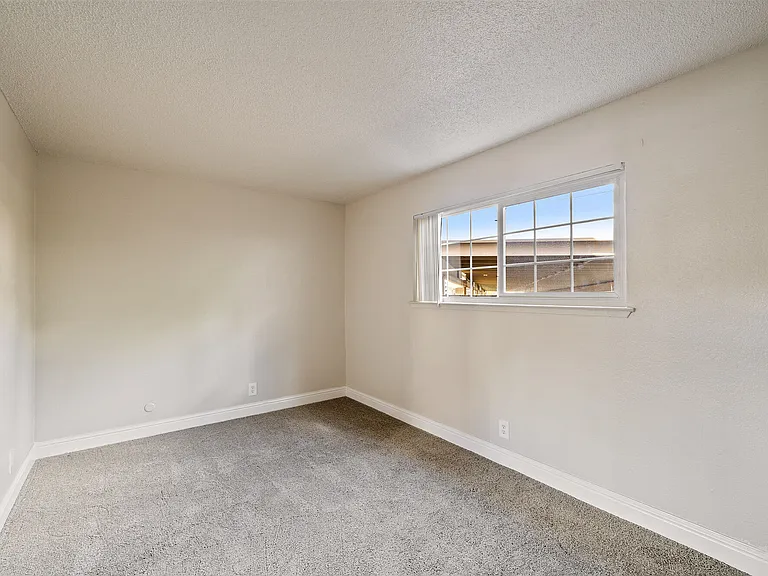 Mountain View Apartments — Photo 37