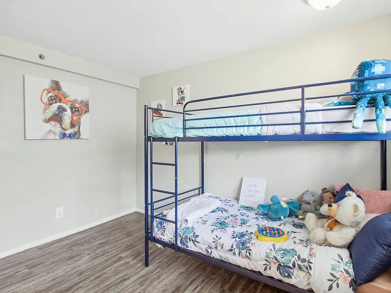 Highland Park Apartments — Photo 17