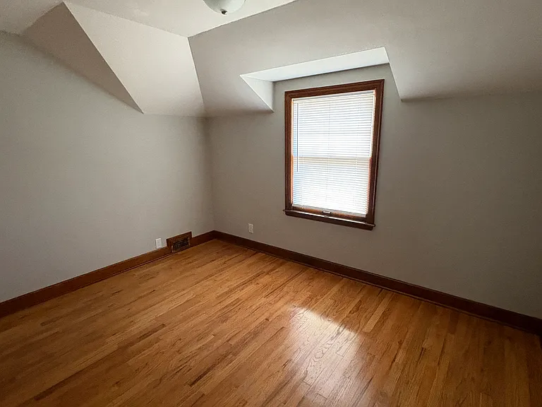 3717 S 48th St — Photo 10
