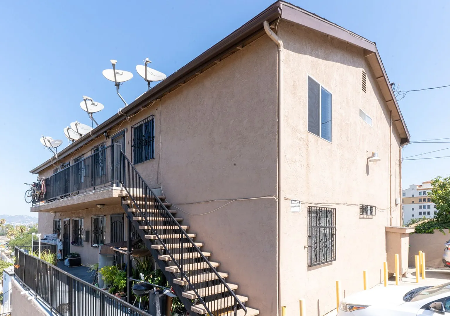 450 N Coronado Ter — Photo 1