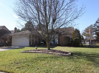 40073 Vachon Dr, Sterling Heights, MI 48313