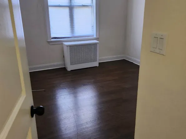 22 Kew Gardens Road image 2 of 8