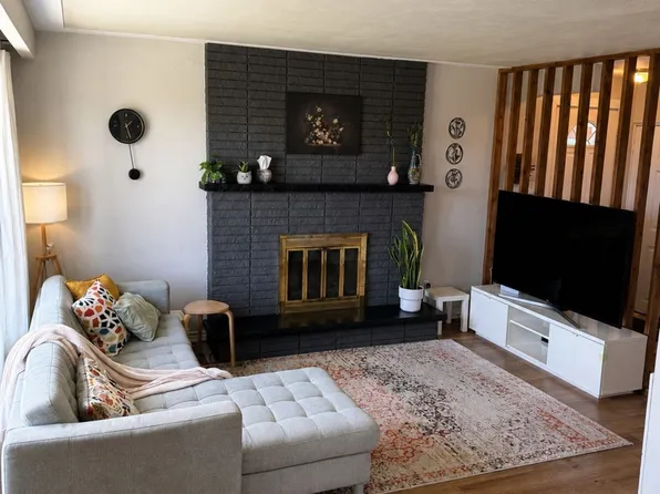 66 Victor Blvd, Hamilton, ON L9A 2V4
