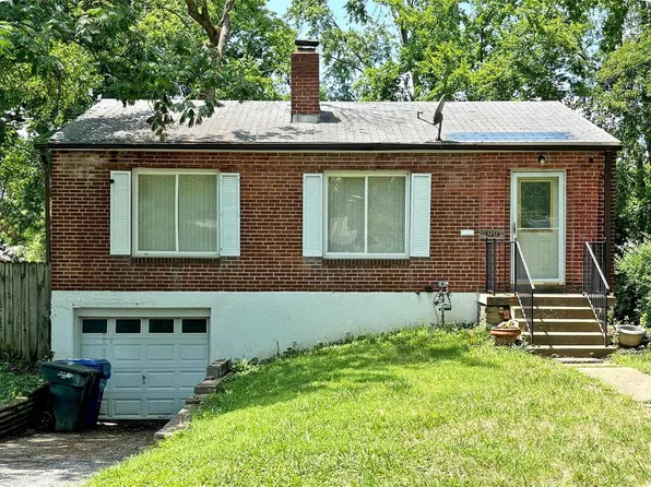 1251 Laughren Dr, Saint Louis, MO 63130