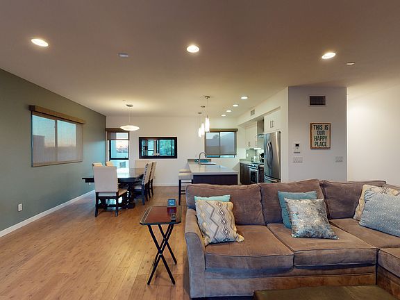 5th image of 909 Pepper St