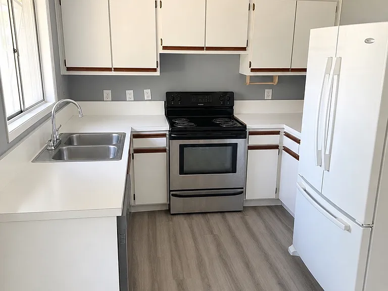 1303 Barnard Dr — Photo 13