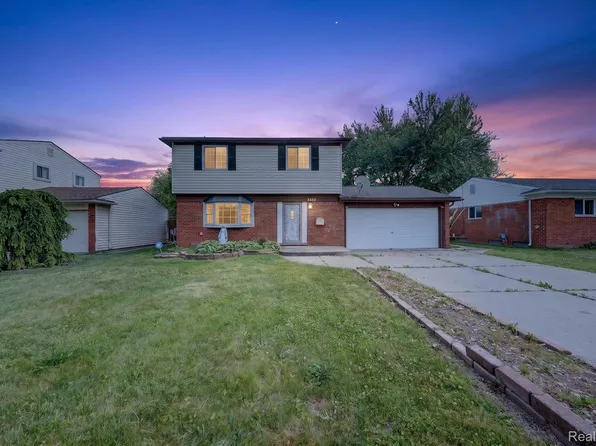 8452 Doncaster Dr, Sterling Heights, MI 48312