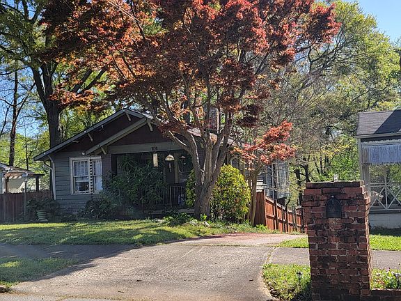 2nd image of 104 Clifton St SE