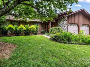 27 Poplar Ct, Hendersonville, NC 28792