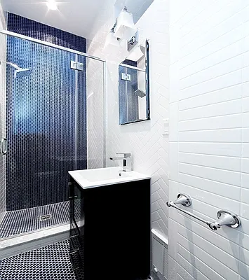 Rented by Avenues Real Estate | media 28