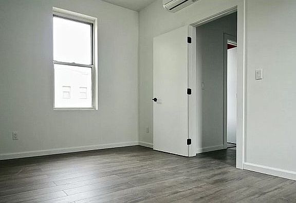 4th image of 325 Humboldt St #2