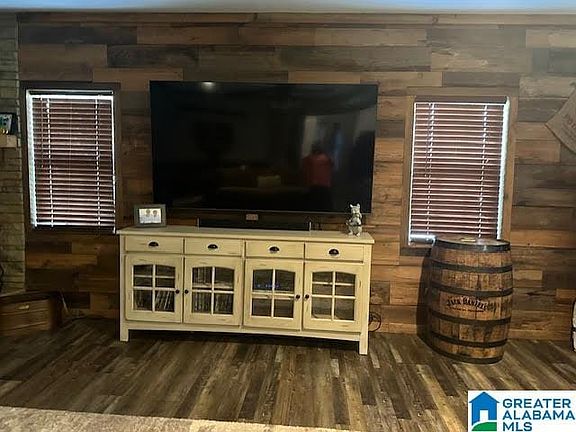 3rd image of 7865 Bluff Ridge Rd