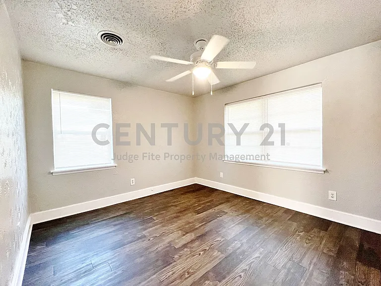 5301 Mansel Ln — Photo 10