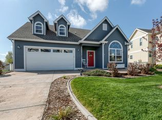 1127 Crescent Dr, Windsor, CO 80550