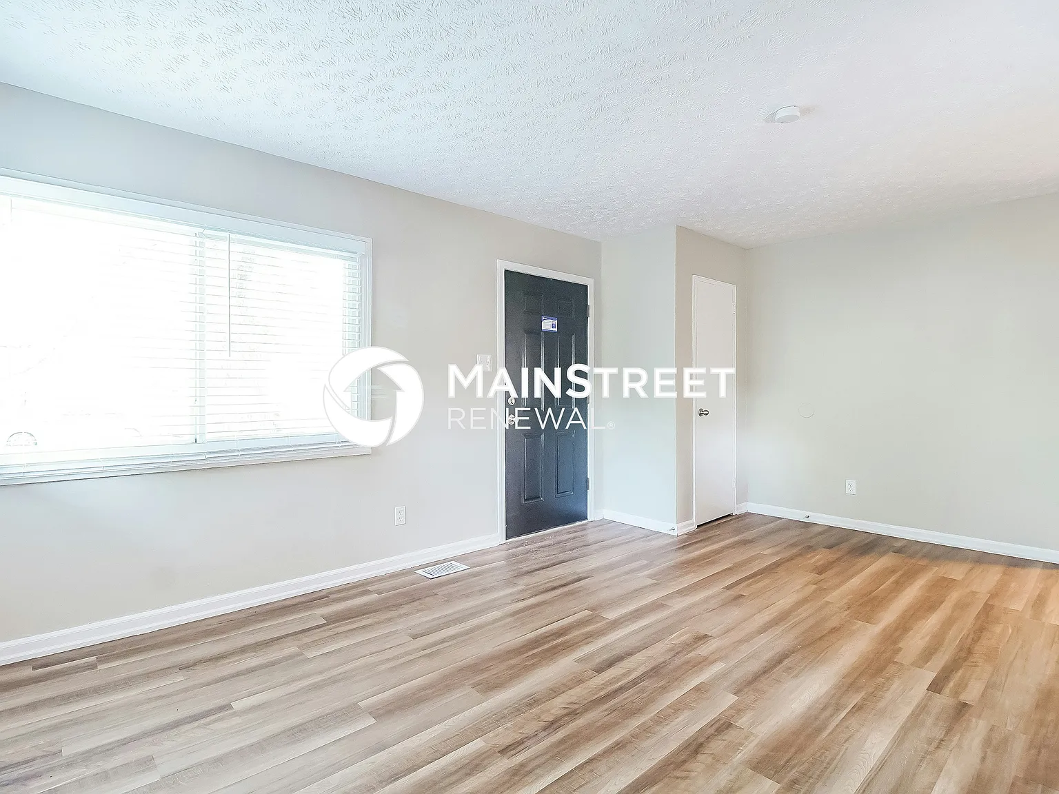 890 Bucknell Rd — Photo 2
