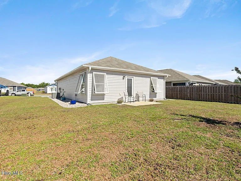 316 Cleat Dr — Photo 4